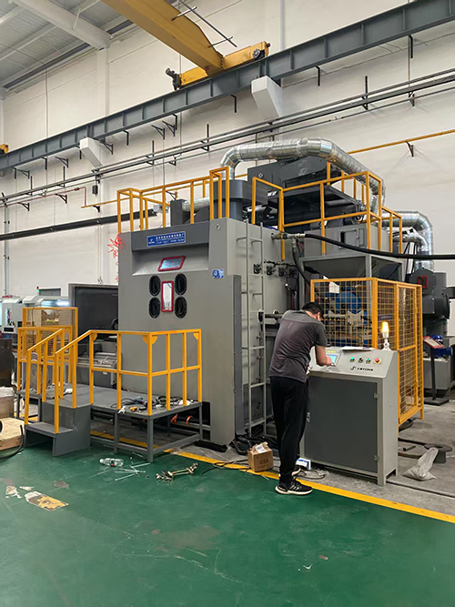 <b>選擇鑫百通玻璃自動噴砂機，帶您的企業領先同</b>